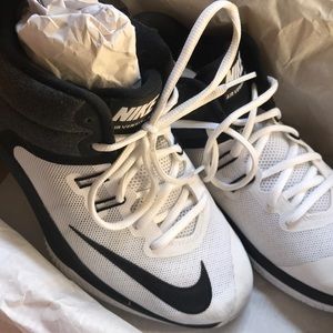 WMNS NIKE AIR VERSITILE II